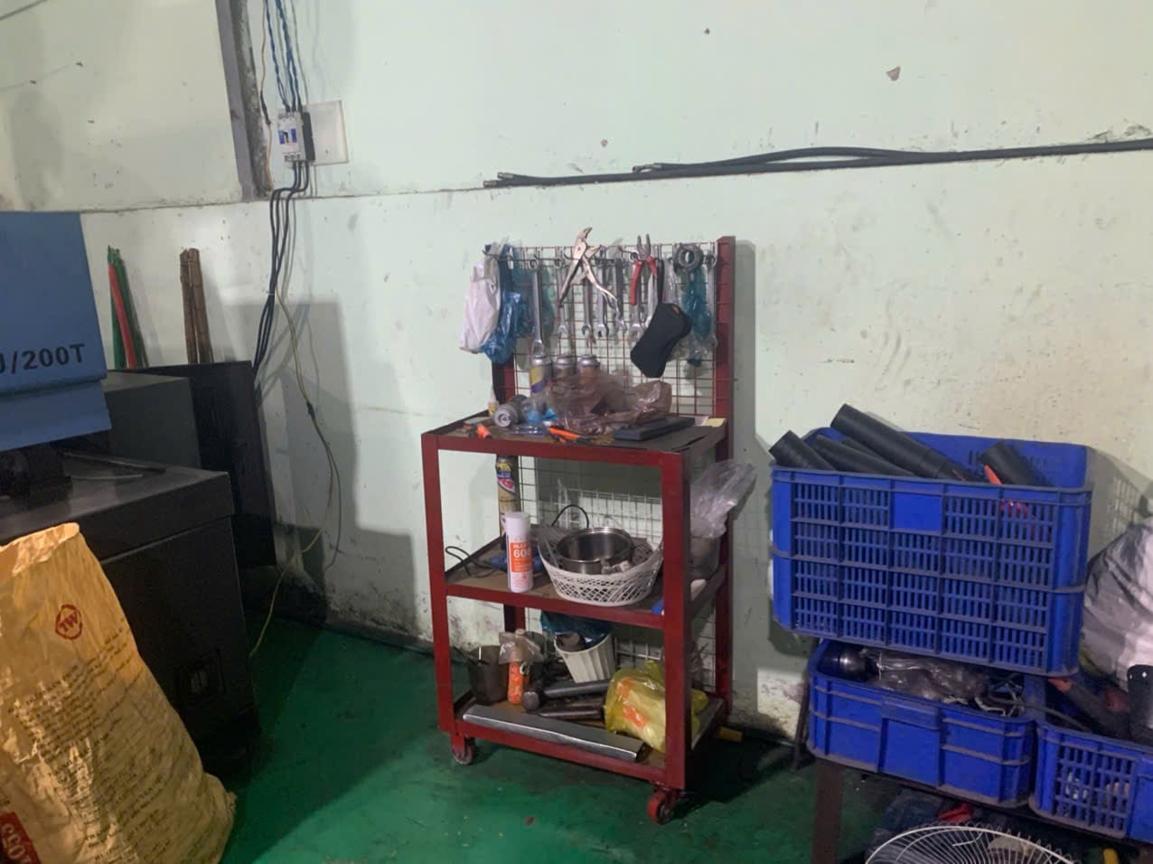 Tools shelf.jpg